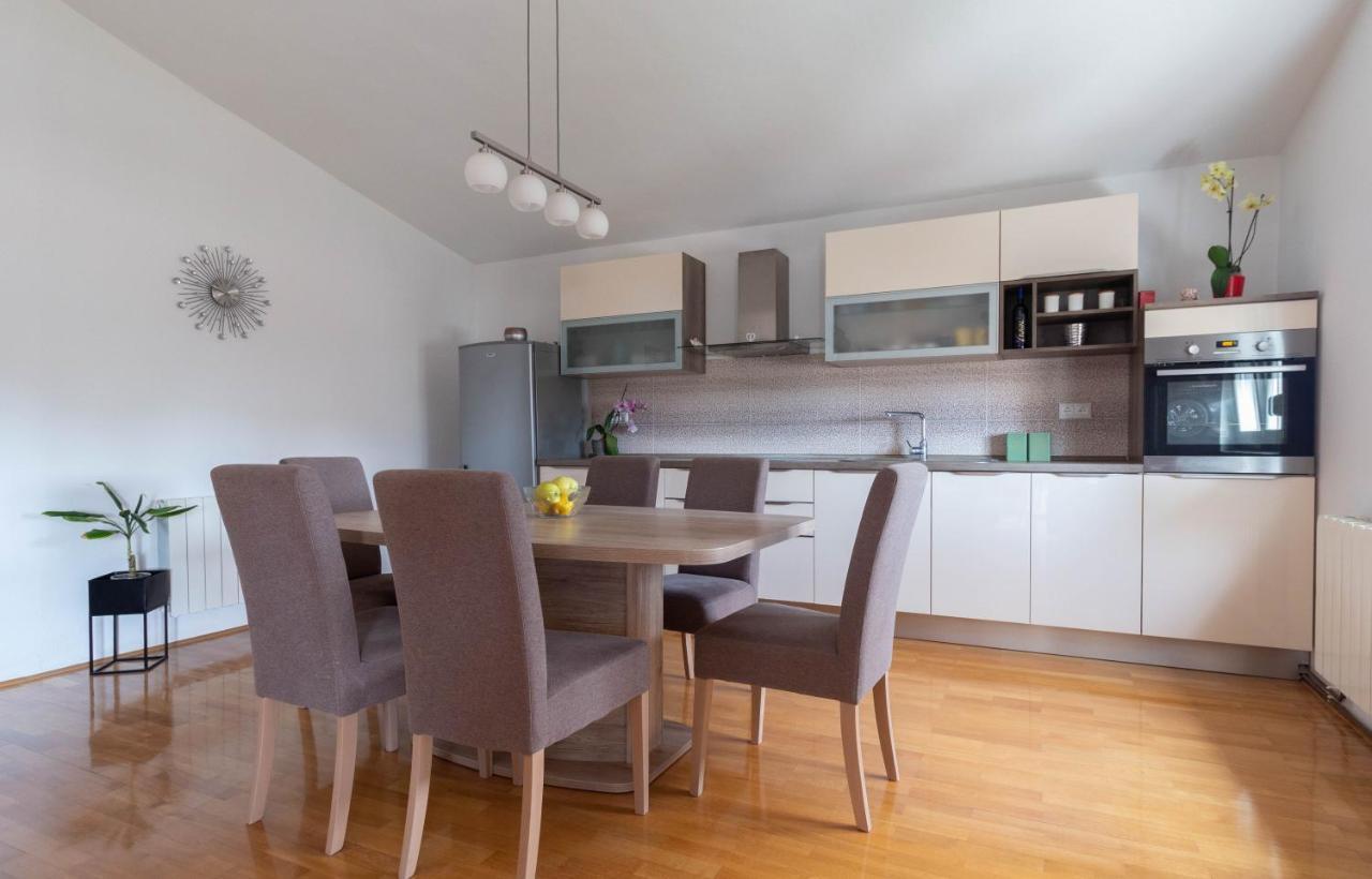 Modern Apartment Sara-Near The Beach Privlaka  Eksteriør bilde